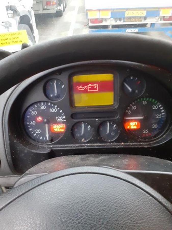 Used 2003 DAF AE45CF met containerreiniger