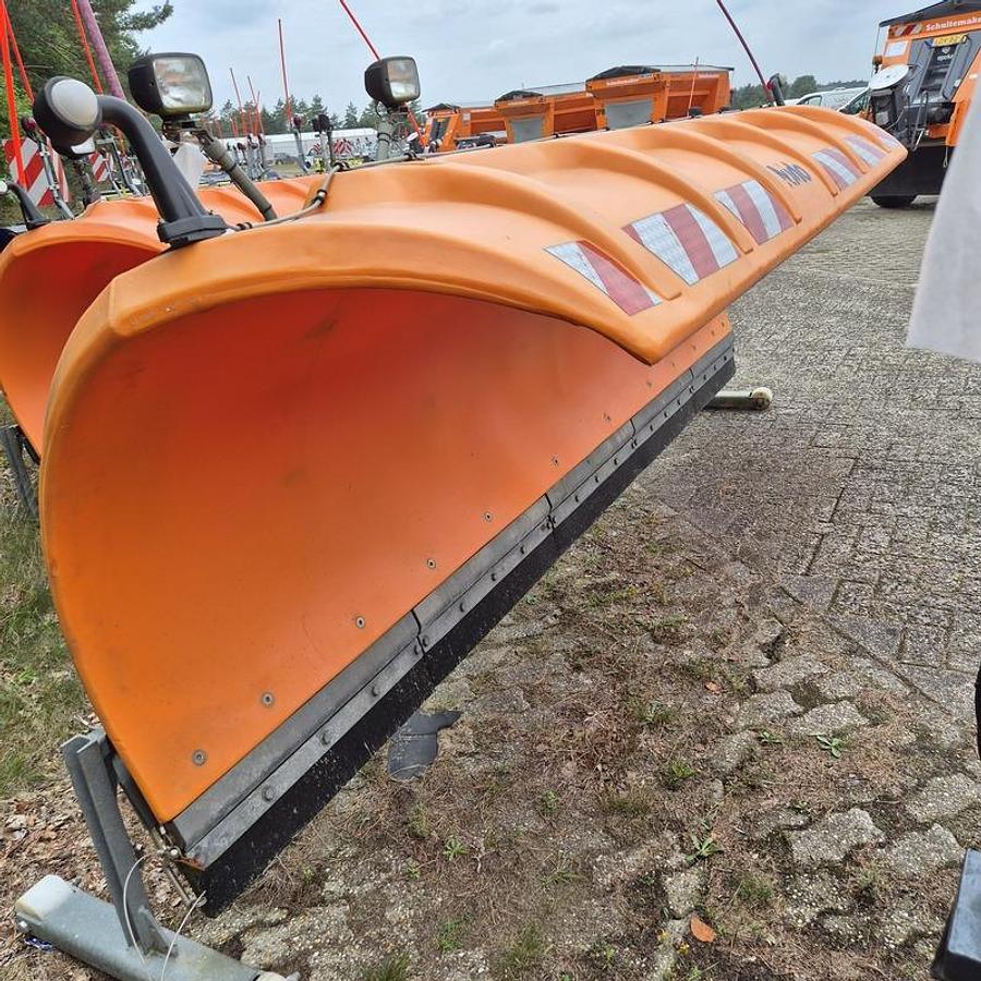 Used 2005 Nido SNK330 EPZ