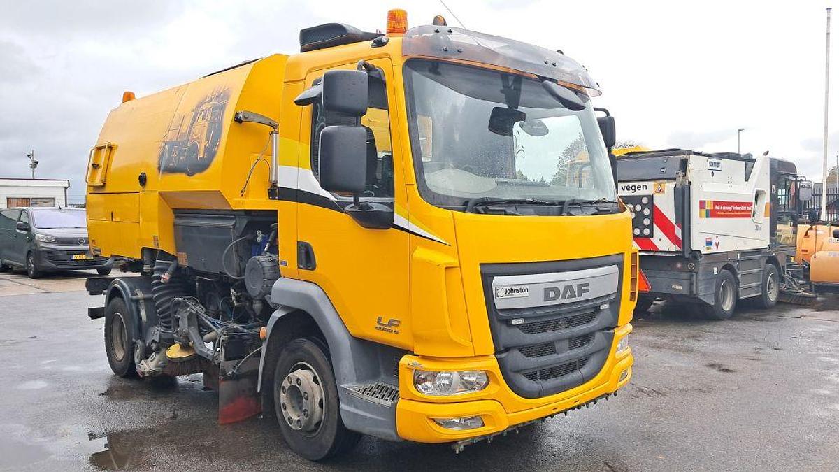 Used 2014 DAF LF + Johnston VS501 sweeper