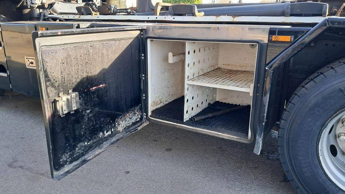 Used 2021 DAF XF 510 FAN met haakarm