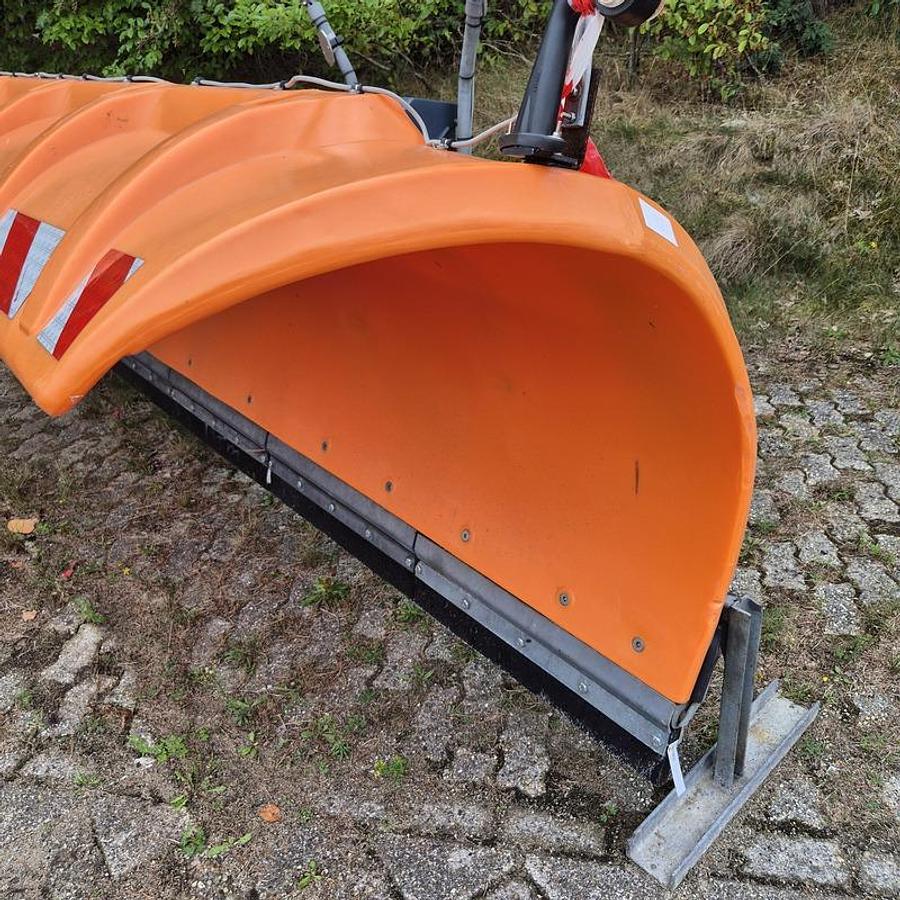 Used 2005 Nido SNK330 EPZ