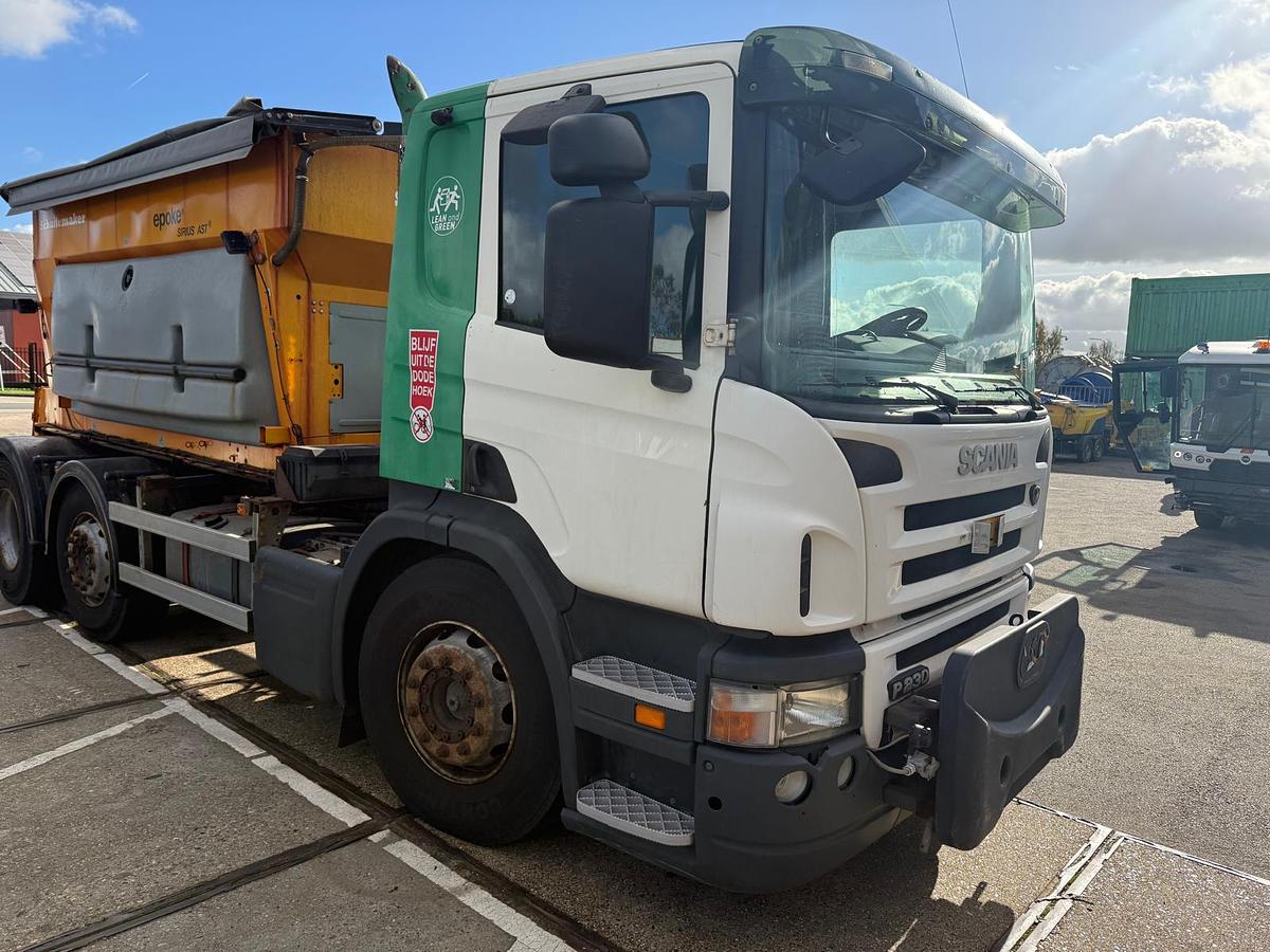Used 2007 Scania P230 DB 6x2 / Epoke SH3800 spreader