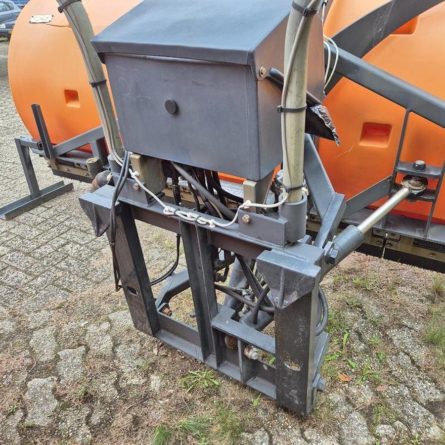 Used 2005 Nido SNK330 EPZ