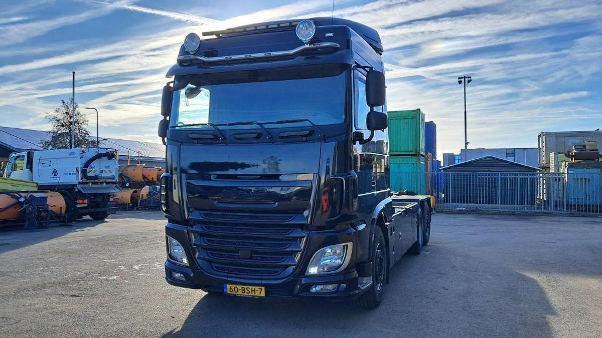 Used 2021 DAF XF 510 FAN met haakarm