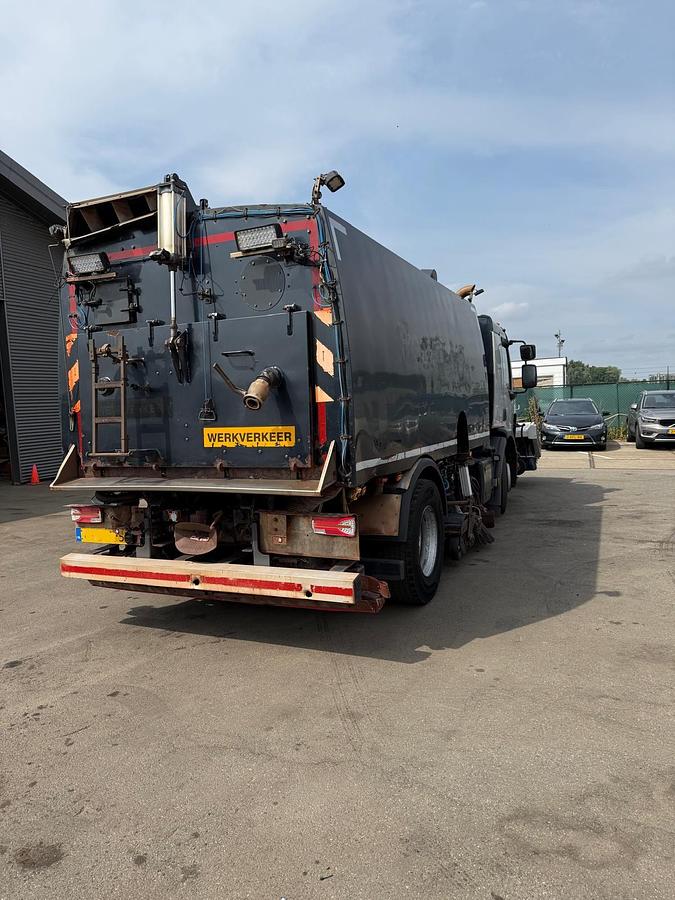 Used 2014 Volvo FE320 / Johnston Beam S9000