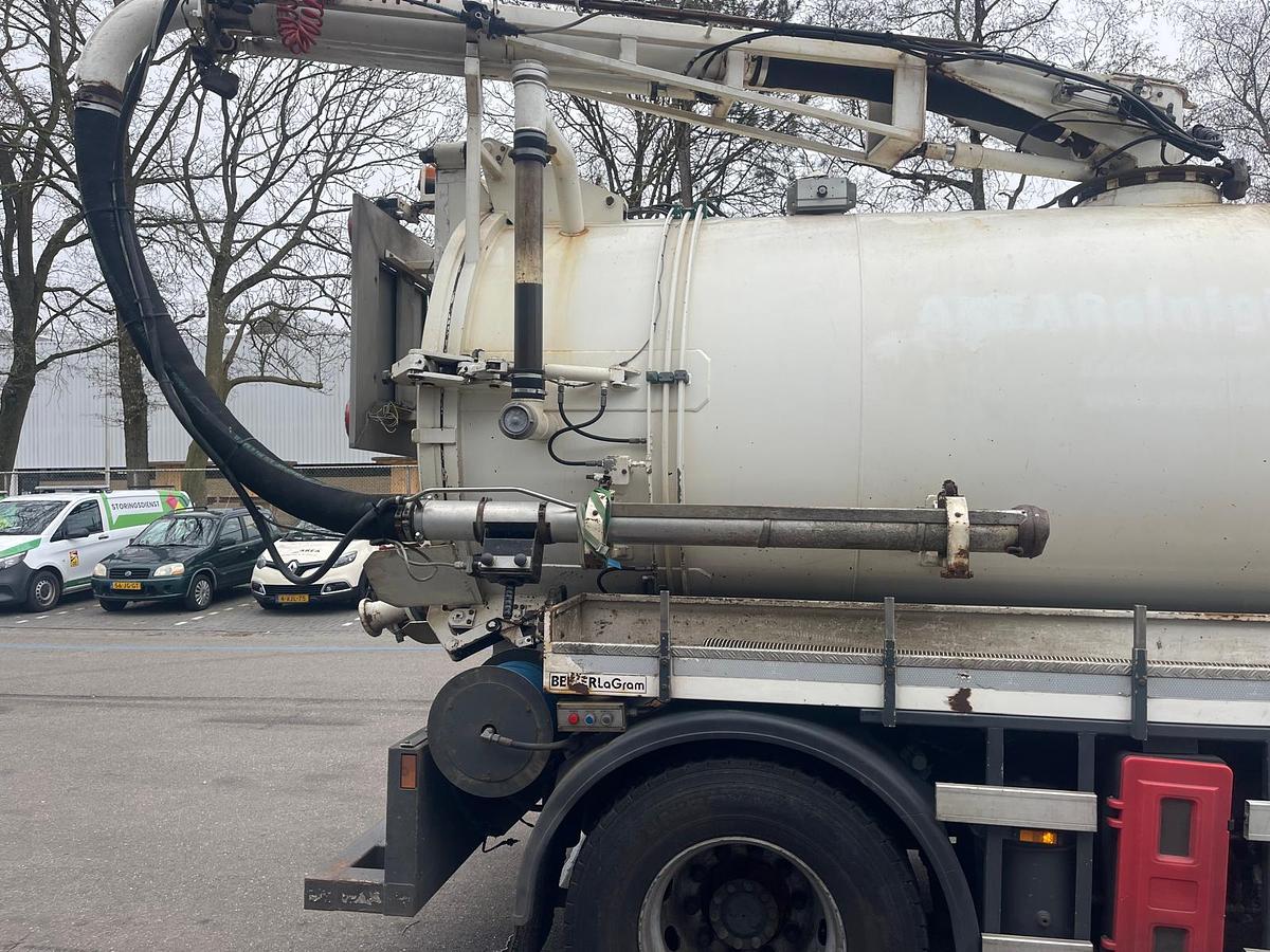 Used 2011 DAF FA CF75.310 / BekkerLaGram kolkenzuiger