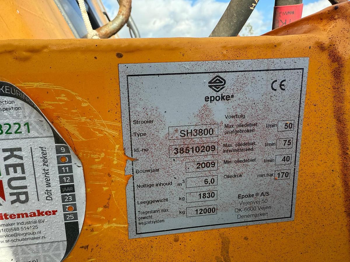 Used 2007 Scania P230 DB 6x2 / Epoke SH3800 spreader