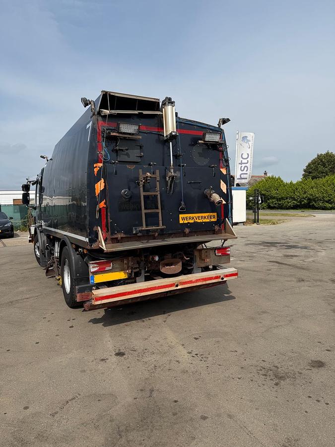 Used 2014 Volvo FE320 / Johnston Beam S9000