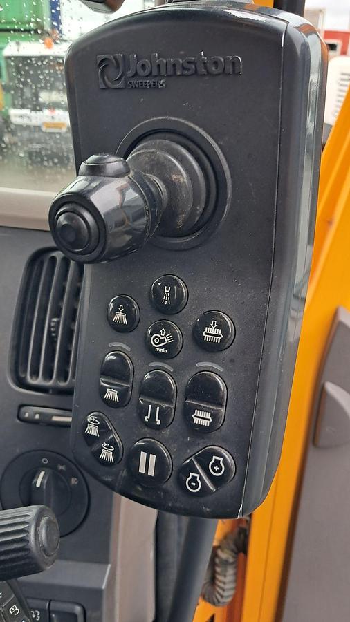 Used 2014 DAF LF + Johnston VS501 sweeper