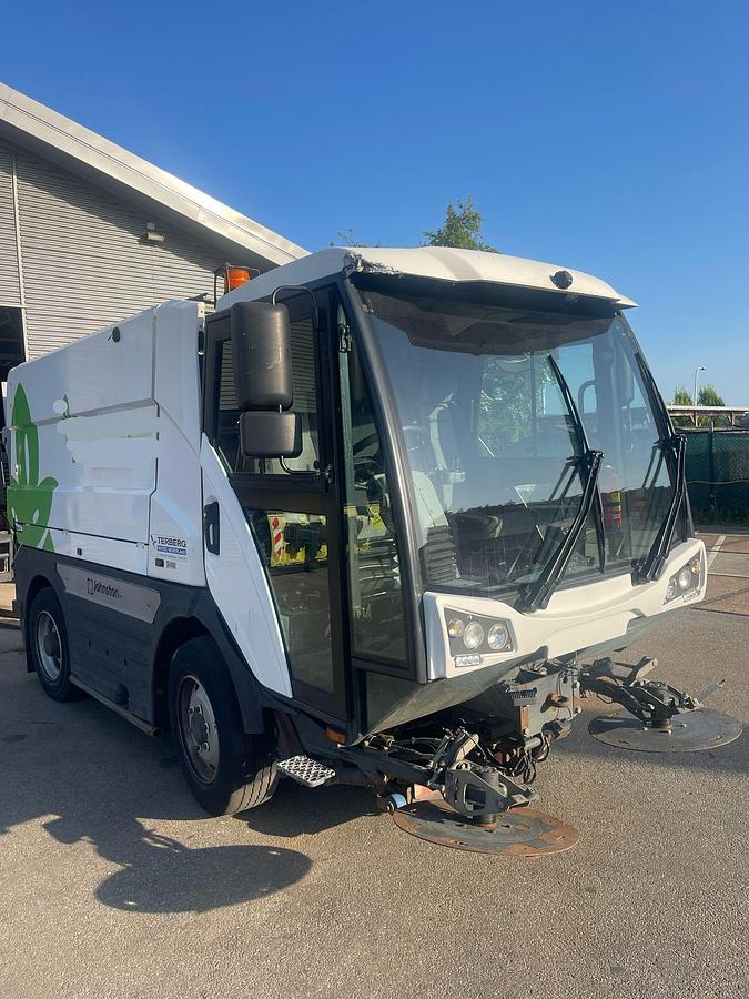 Used 2019 Johnston C401