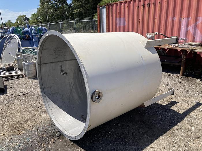 Used Used approximately 700 gallon stainless steel vertical tank