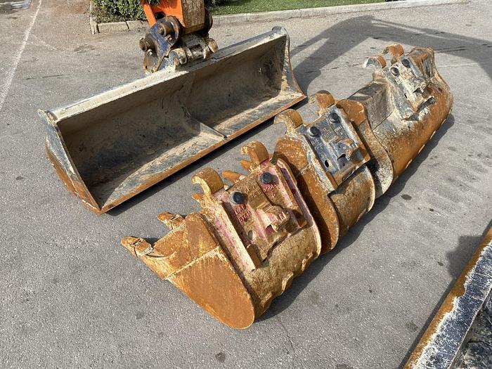 Usato 2016 HITACHI ZX26U-5A