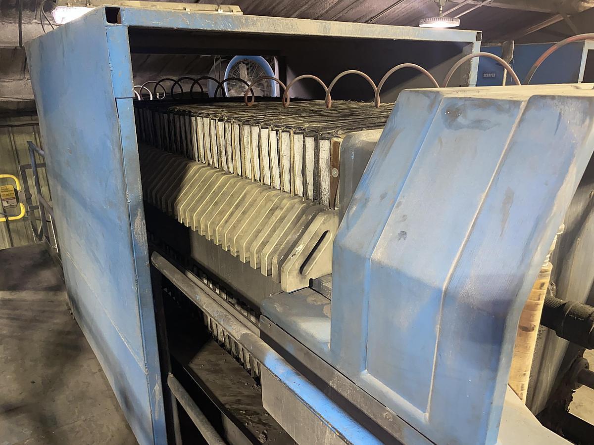 Used 40 CU. FT. US FILTER / JWI FILTER PRESS - 1000 MM - AUTOMATIC