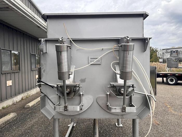 Used 40 CU. FT. MEPACO MODEL 170 - 2000# DUAL SHAFT RIBBON BLENDER - S/S