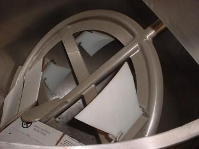 Used 200 GALLON LEE METAL S/S JACKETED KETTLE WITH AN ANGLED SWEEP AGITATOR