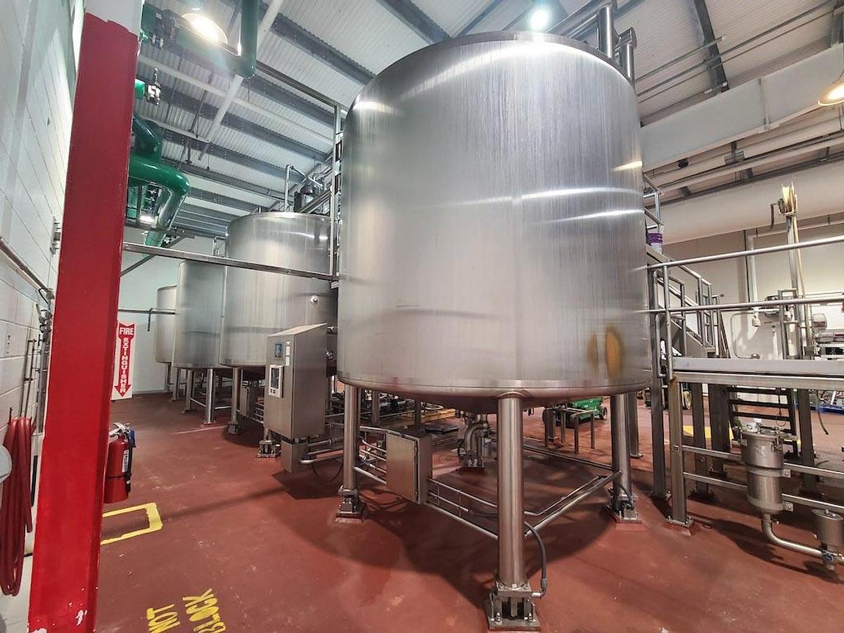 Used 4,000 GALLON WALKER DOUBLE MOTION MIXING TANKS - S/S - JACKETED (2)