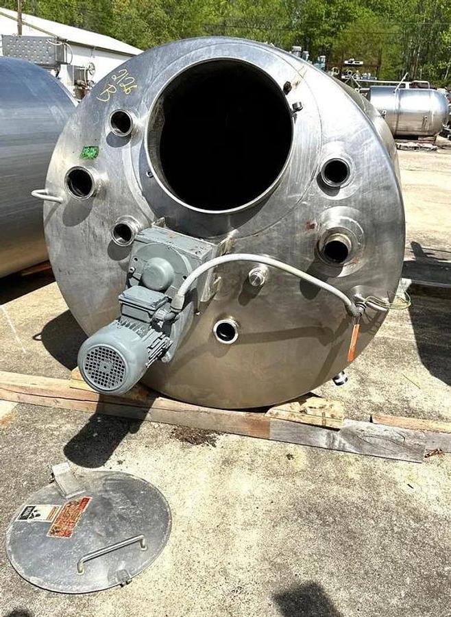 Used 600 GALLON WALKER JACKETED MIX TANK WITH SWEEP MIXER