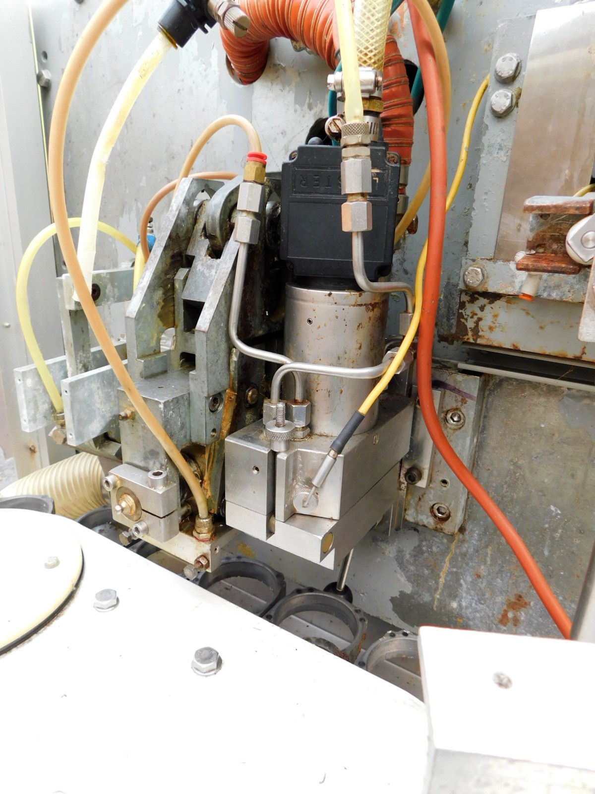 Used NORDEN AUTOMATIC PLASTIC TUBE FILLER - MODEL NM400 II A