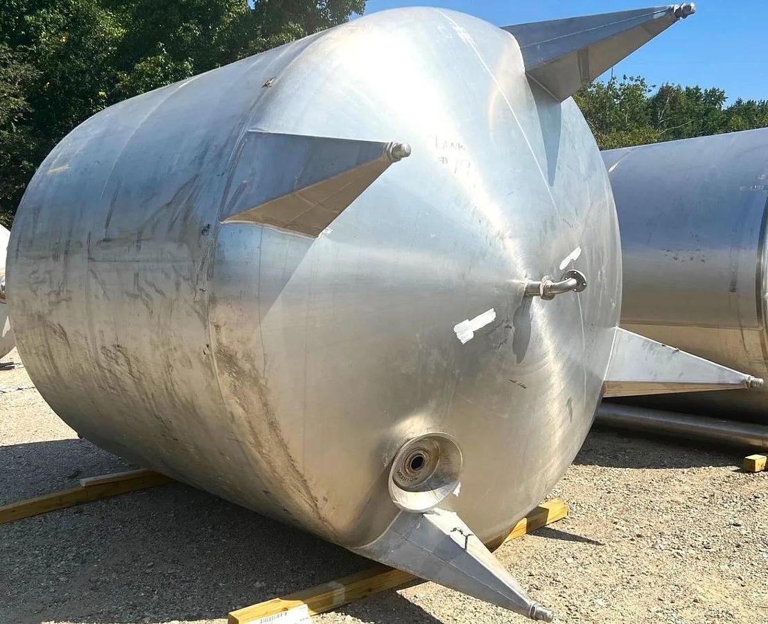 Used 4,500 GALLON EDEL SANITARY STAINLESS STEEL TANK