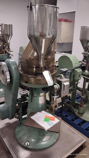 Used USED 16 STATION MANESTY ROTARY TABLET PRESS - MODEL D3B