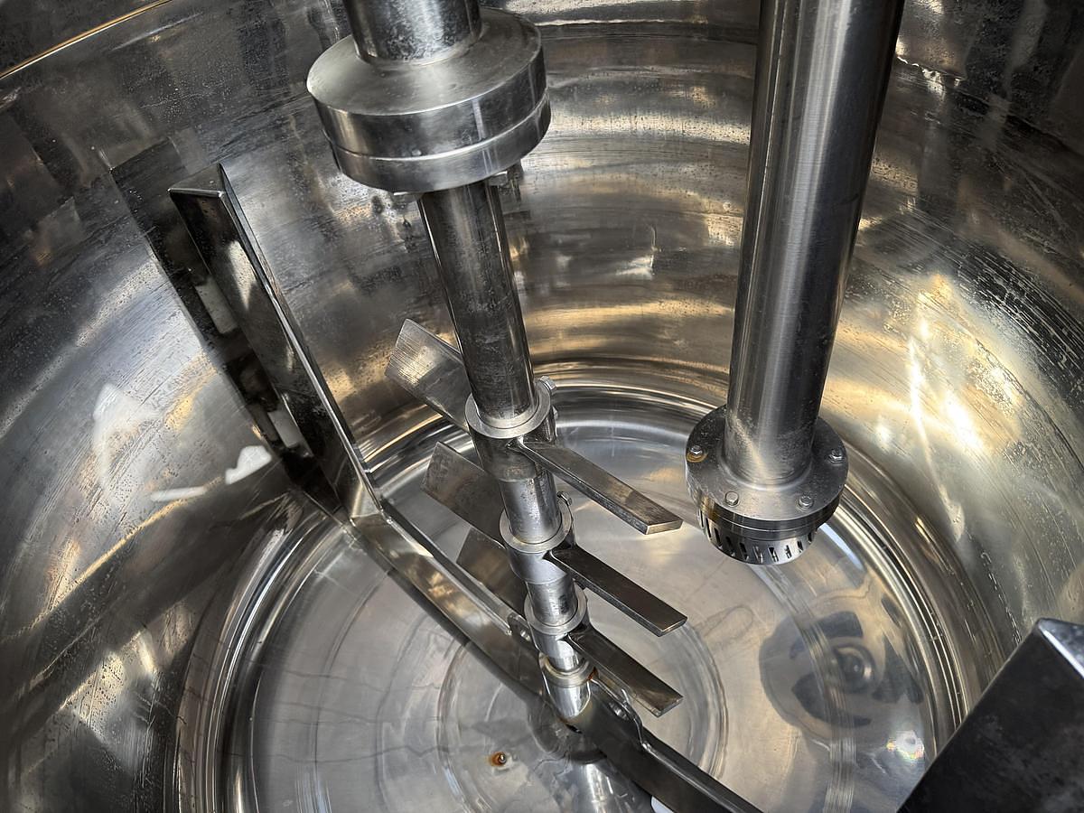 Used 500 LITER MIX TANK WITH SWEEP & EMULSIFIER - S/S - JACKETED