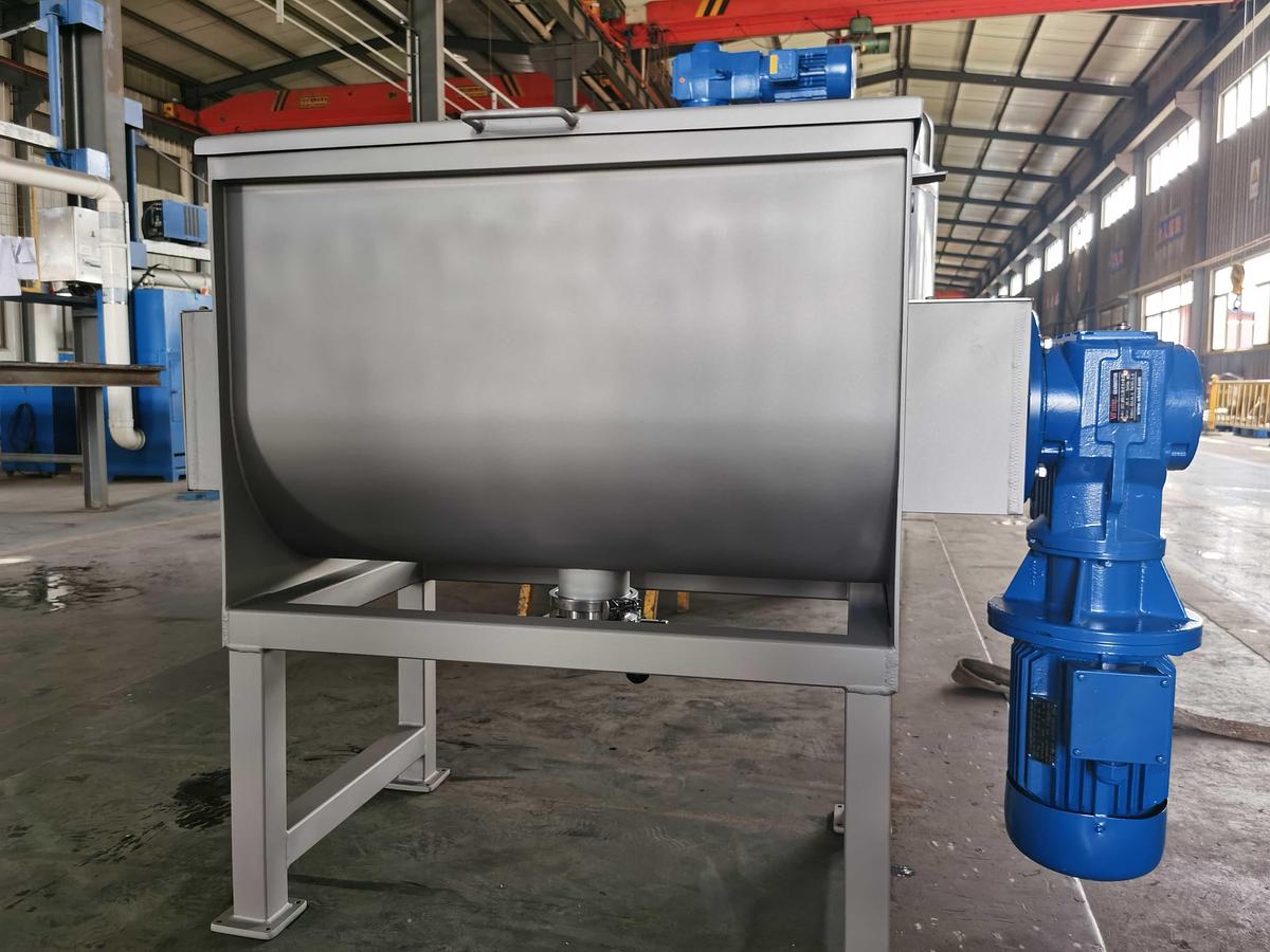 NEW 5 CU. FT. DOUBLE RIBBON BLENDER - S/S