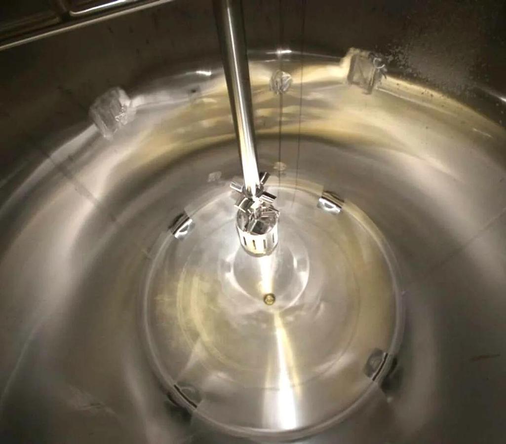 Used 1,000 GALLON FELDMEIER MIX TANK - SANITARY S/S