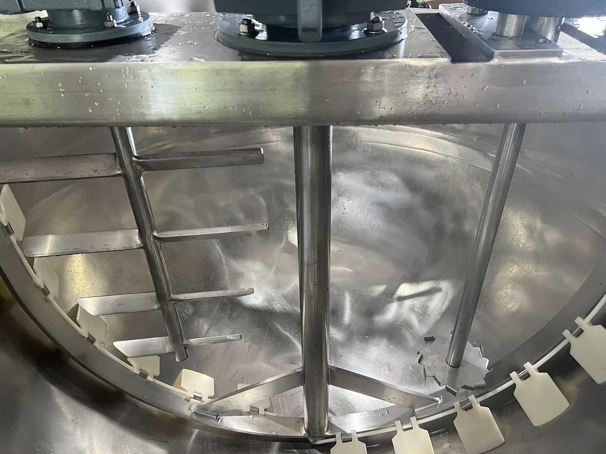 Refurbished 200 GALLON KETTLE WITH TRIPLE MOTION AGITATION - S/S - 100 PSI JACKET