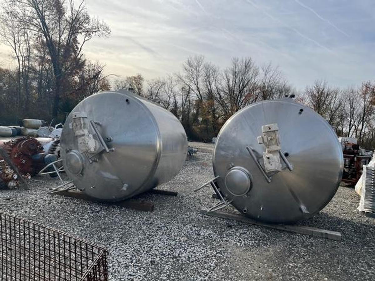 Used 1500 GALLON TANK MIX TANKS - SANITARY S/S (2)