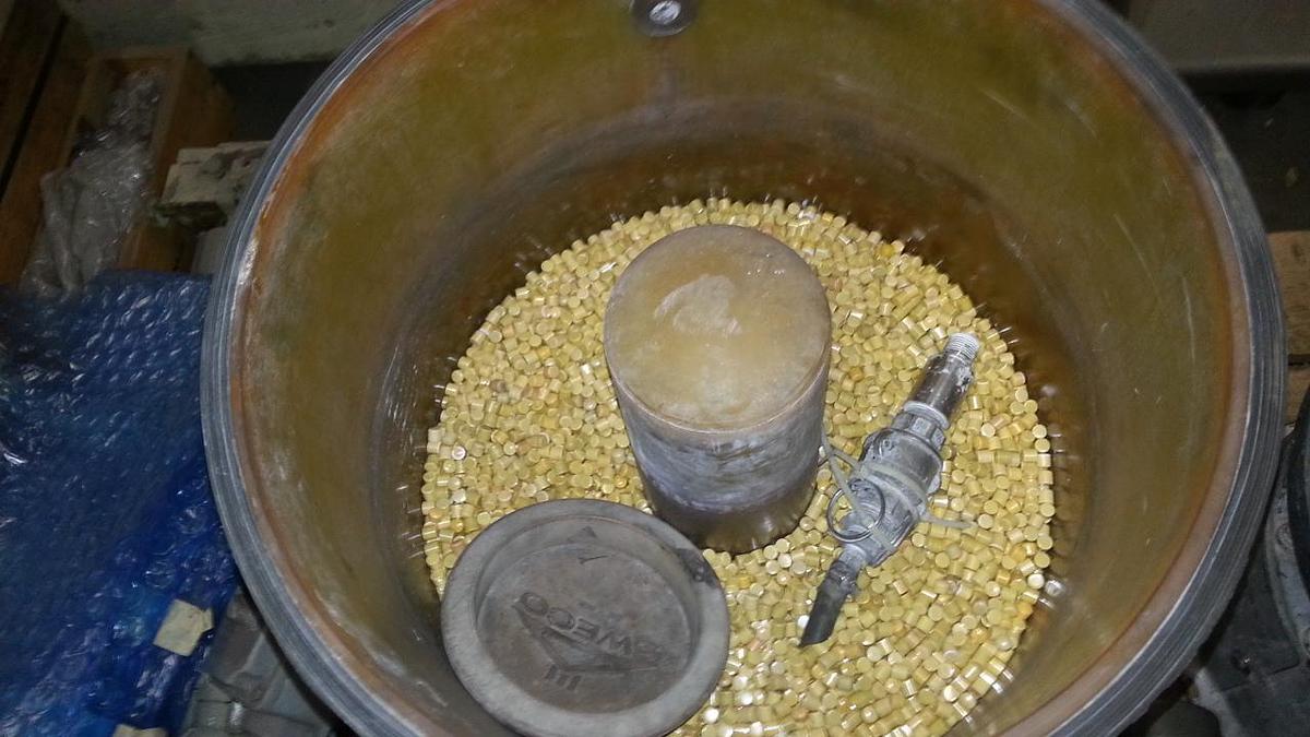 Used 2.6 GALLON SWECO MODEL M-18L VIBRO-ENERGY MILL