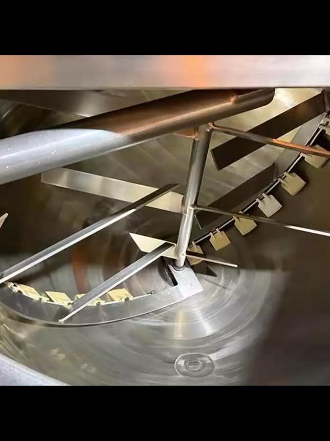 Used 400 GALLON LEE DOUBLE MOTION KETTLE - S/S - 40 PSI JACKET