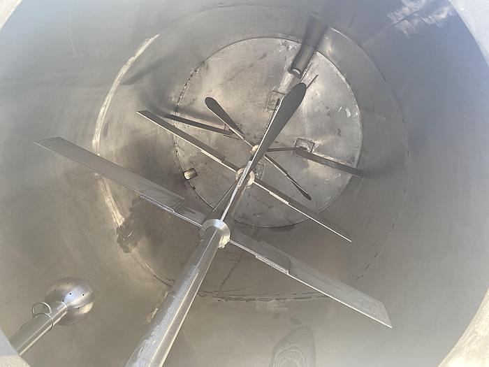 Used 2000 GALLON SS VERTICAL MIX TANK