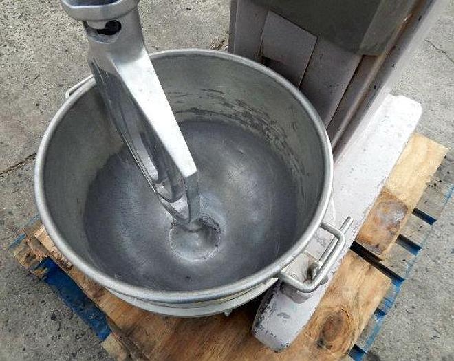 Used 60 QUART HOBART MIXER - MODEL H-600 - WITH BEATER BLADE