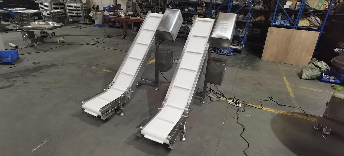 FINISHED PRODUCT CONVEYOR
