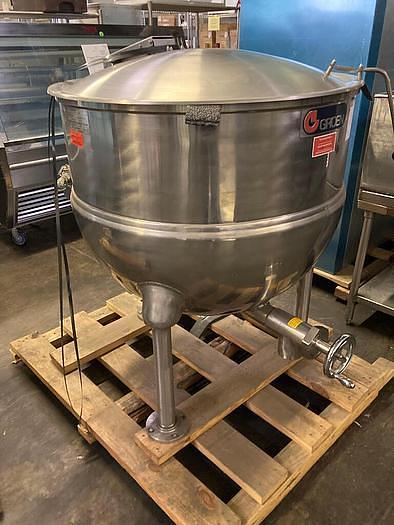 Used 100 GALLON GROEN DIRECT STEAM KETTLE - E-Z LIFT COVER