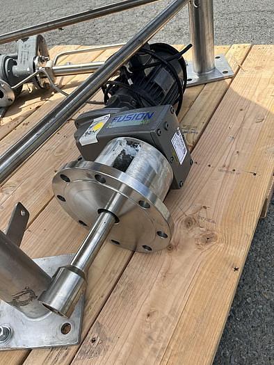 Used 370 GALLON (1400 LITER) T & C AGITATED REACTOR - 316L S/S - JACKETED