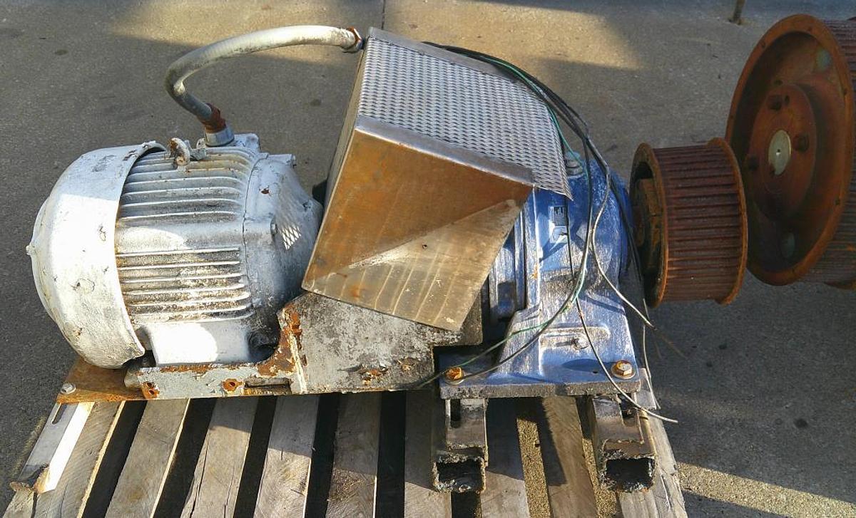 Used 60 CU. FT. RIBBON BLENDER - S/S - JACKETED - 20/10 HP