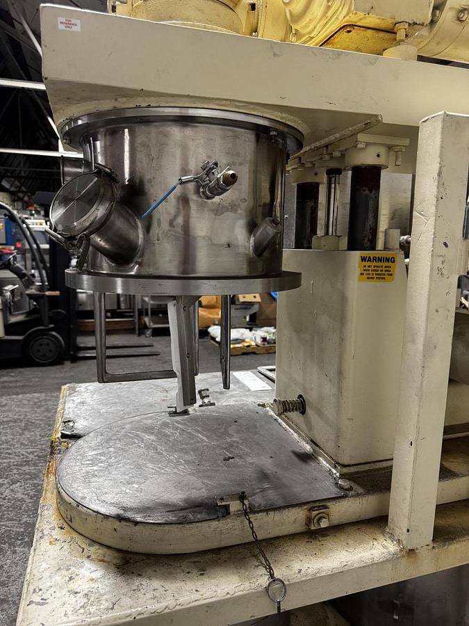 Used 4 GALLON ROSS DOUBLE PLANETARY MIXER - S/S - VACUUM - JACKETED