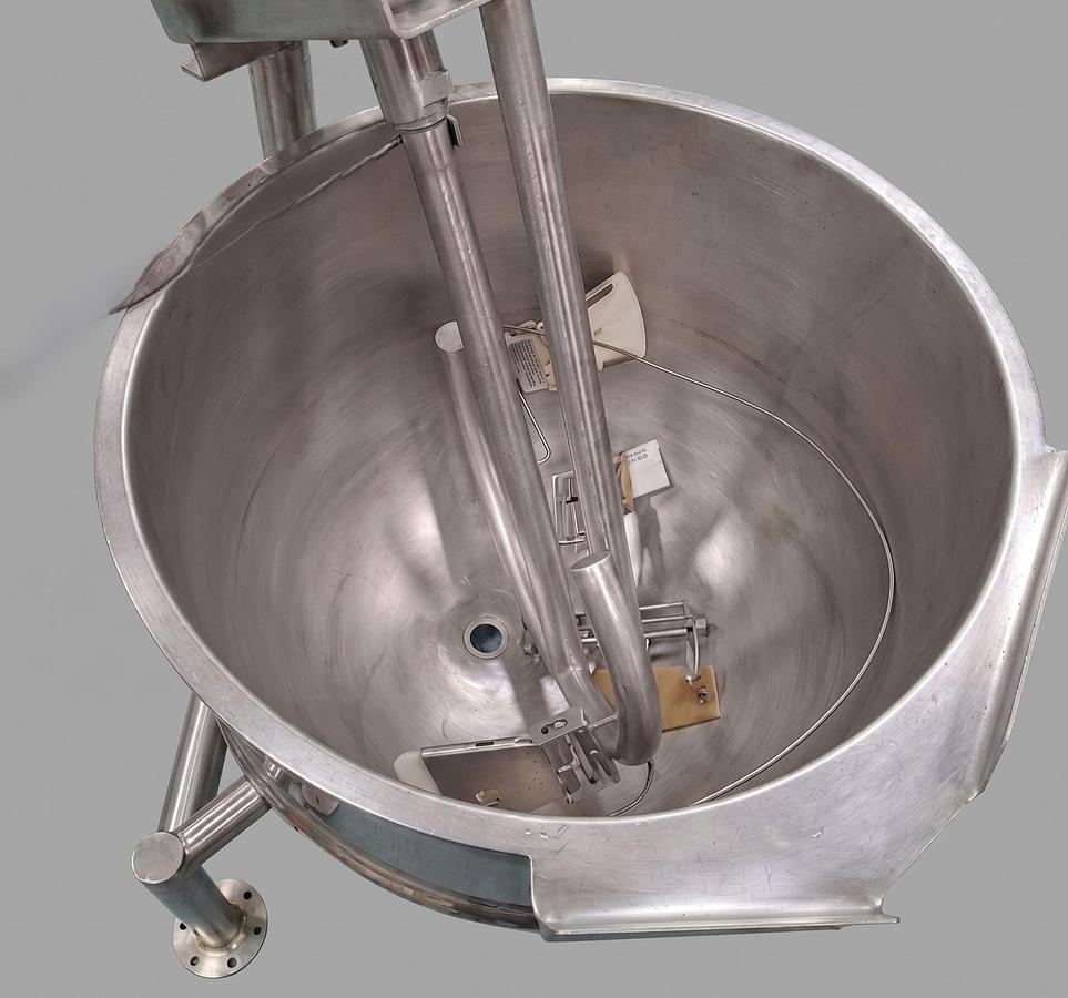 Refurbished 60 GALLON GROEN KETTLE WITH SINGLE MOTION INCLINE AGITATION - S/S - 60 PSI