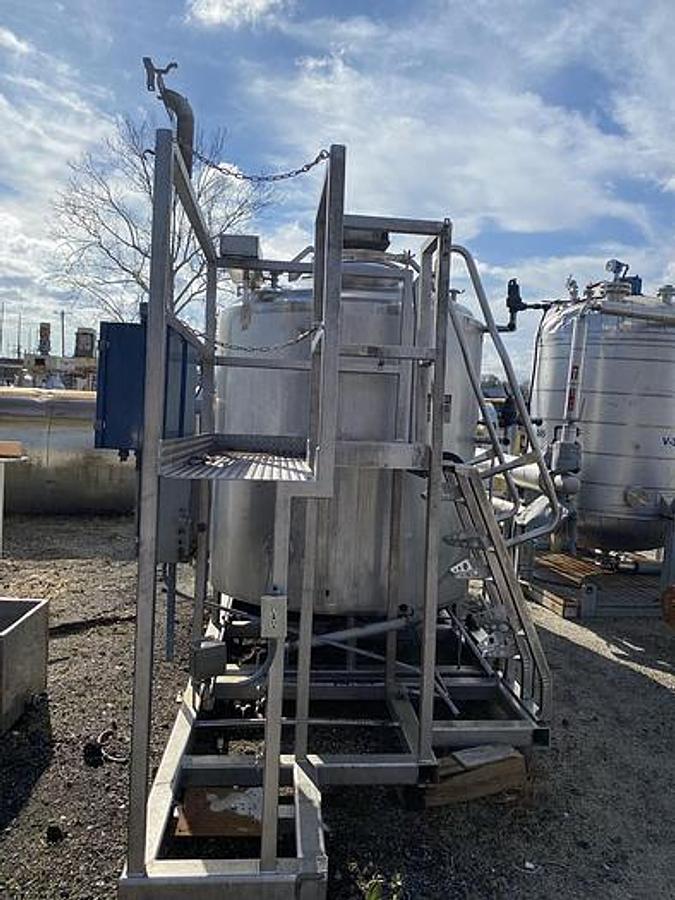 Used USED PROCESS SKID WITH 1,000 GALLON S/S MIX TANK