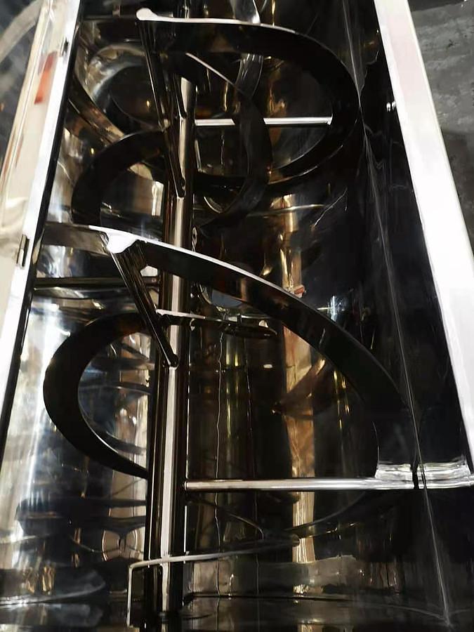 175 CU. FT. DOUBLE RIBBON BLENDER - T-304 S/S - 40 HP