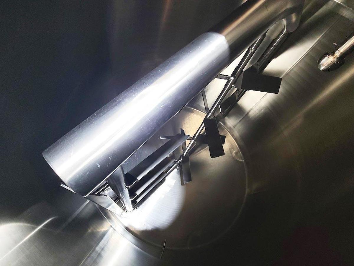 Used 4,000 GALLON WALKER DOUBLE MOTION MIXING TANKS - S/S - JACKETED (2)