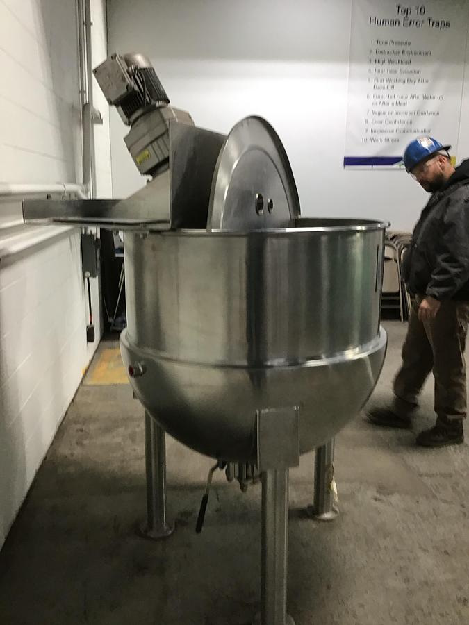 Used 100 GALLON HAMILTON SINGLE MOTION KETTLE - S/S - 90 PSI JACKET