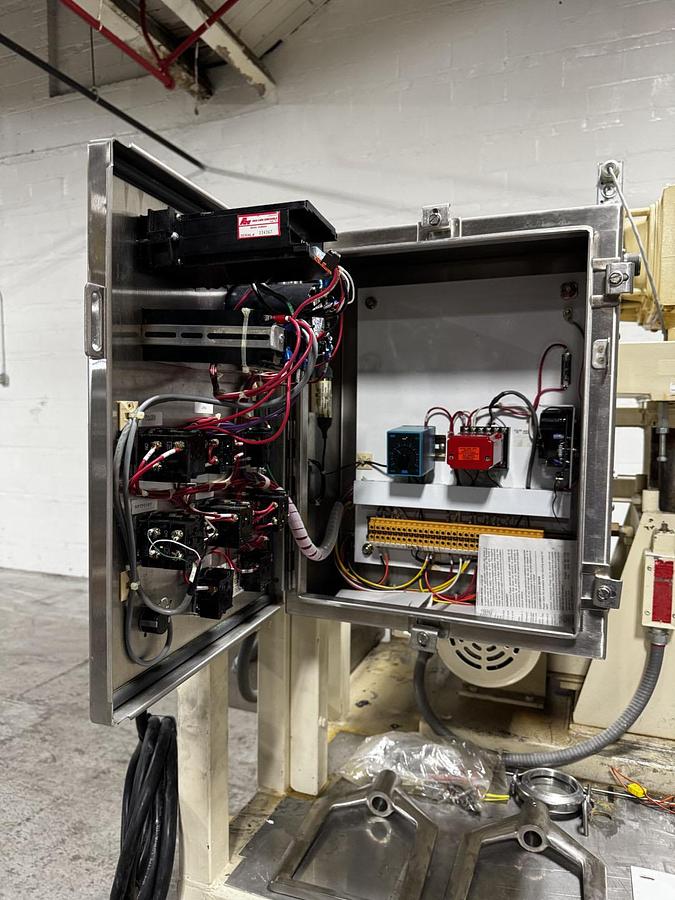 Used 4 GALLON ROSS DOUBLE PLANETARY MIXER - S/S - VACUUM - JACKETED