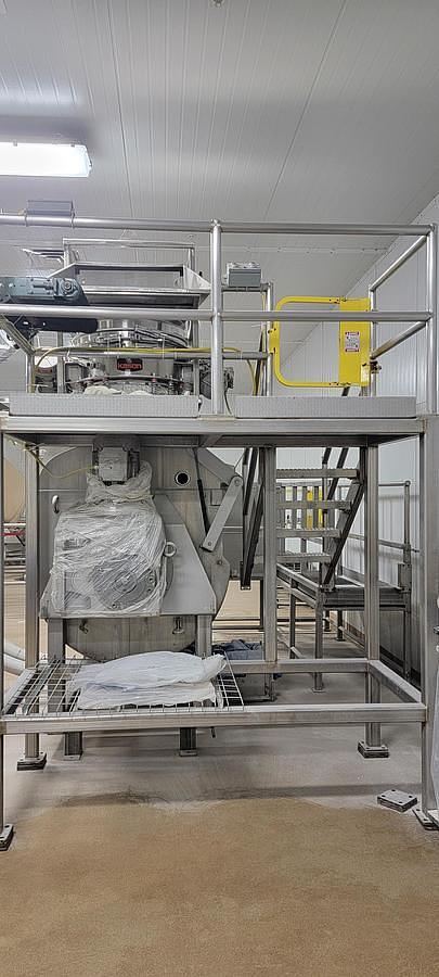 Used 100 CU. FT. APV BAKER PERKINS BLENDER - S/S