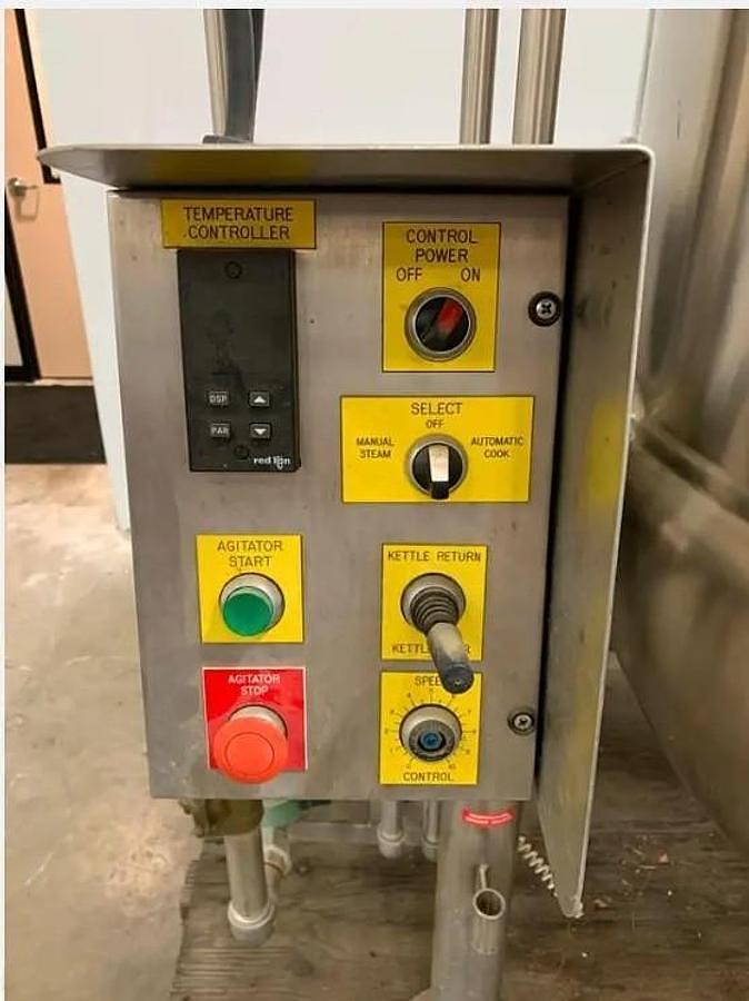 Used 150 GALLON CLEVELAND TILT KETTLE WITH HORIZONTAL AGITATION - 100 PSI JACKET