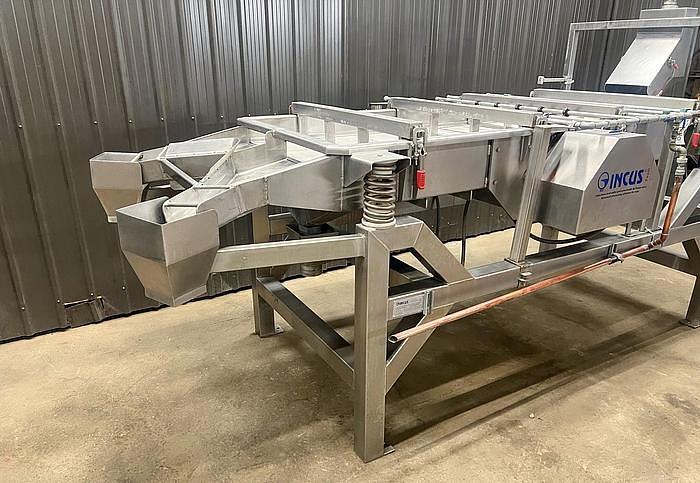 Used USED 39.5" INCUS S/S VIBRATING RECTANGULAR SCREEN WITH SPRAY BARS