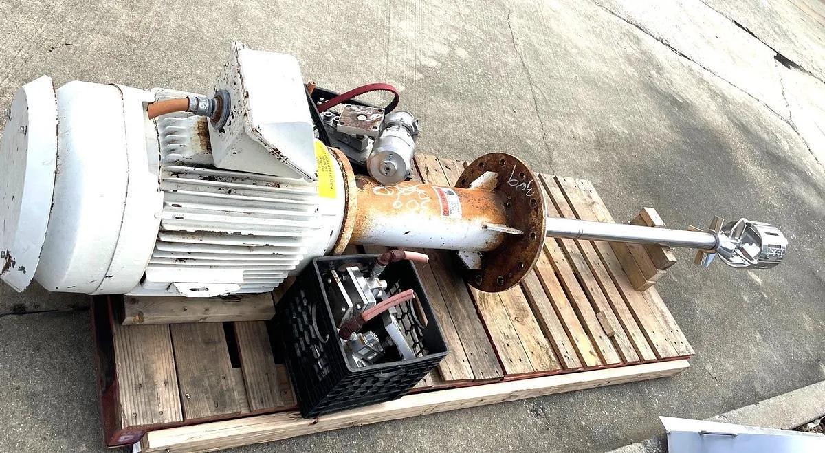 Used 1,000 GALLON FELDMEIER MIX TANK - SANITARY S/S