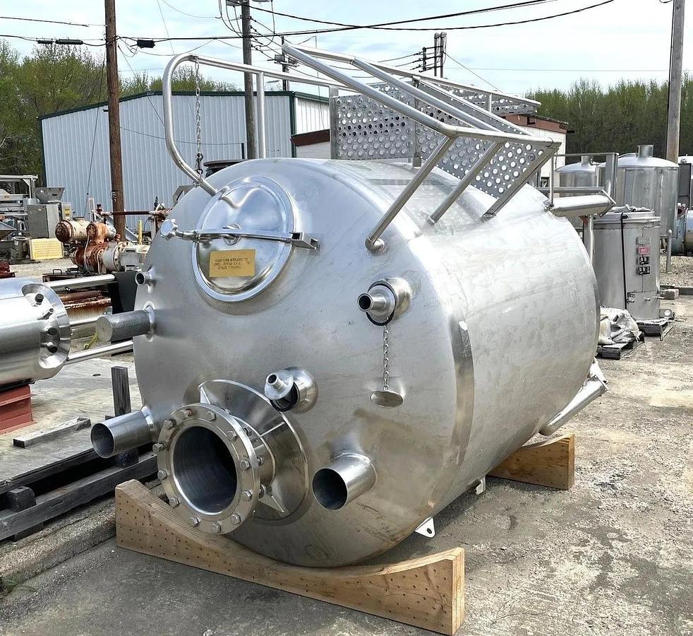 Used 1,000 GALLON FELDMEIER MIX TANK - SANITARY S/S