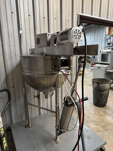 Refurbished 50 GALLON LEE DOUBLE MOTION KETTLE - S/S 90 PSI JACKET